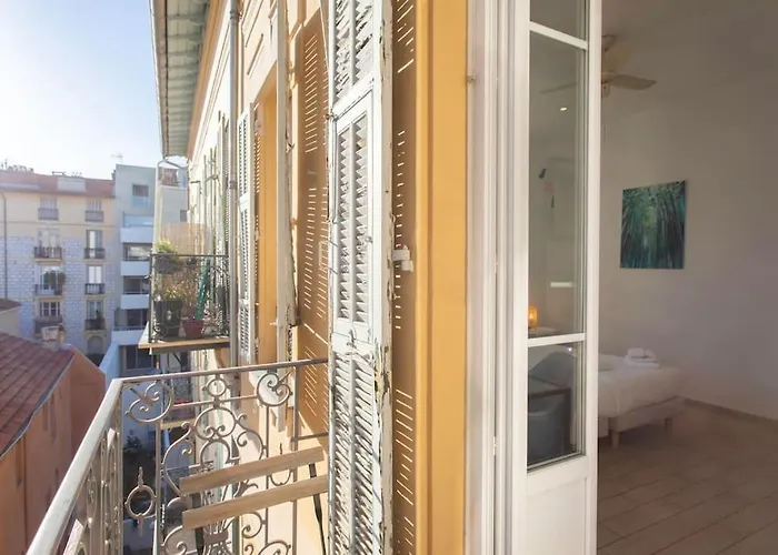 #21 2 Bdr Balconies 10 Mins Walk To Sea 5Mins To Tram