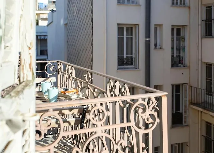#21 2 Bdr Balconies 10 Mins Walk To Sea 5Mins To Tram