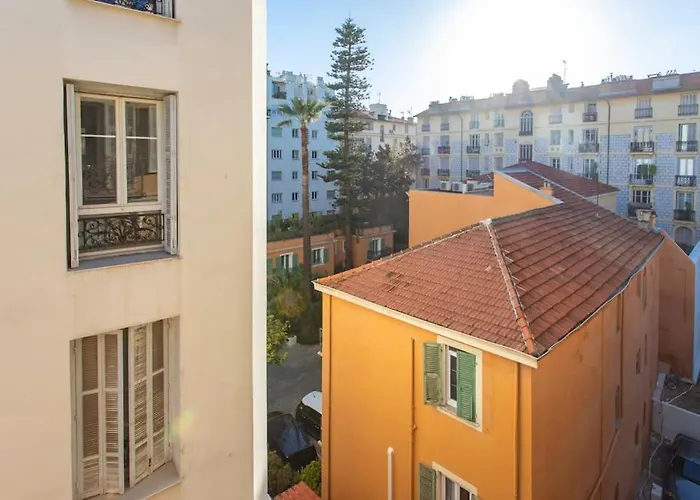 #21 2 Bdr Balconies 10 Mins Walk To Sea 5Mins To Tram